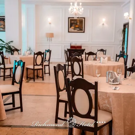 Richmond 4* Mamaia